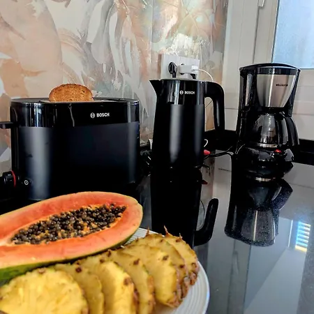 Lena , First Line And Bbq ,punta Prima, Posidonia 또레비에하