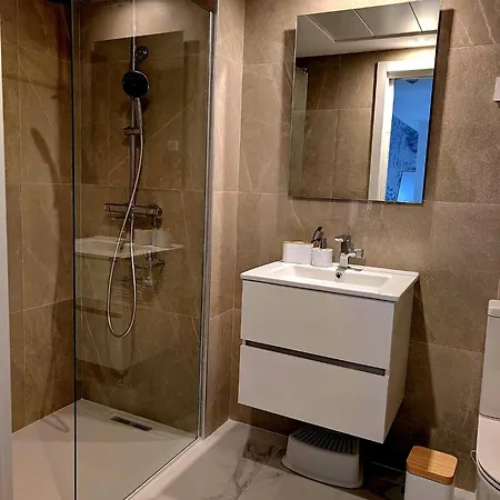 Lena , First Line And Bbq ,punta Prima, Posidonia 아파트 *